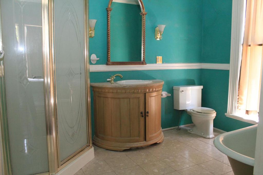 Off market. LeakScales house. Circa, 1860 in North Carolina. 93,000