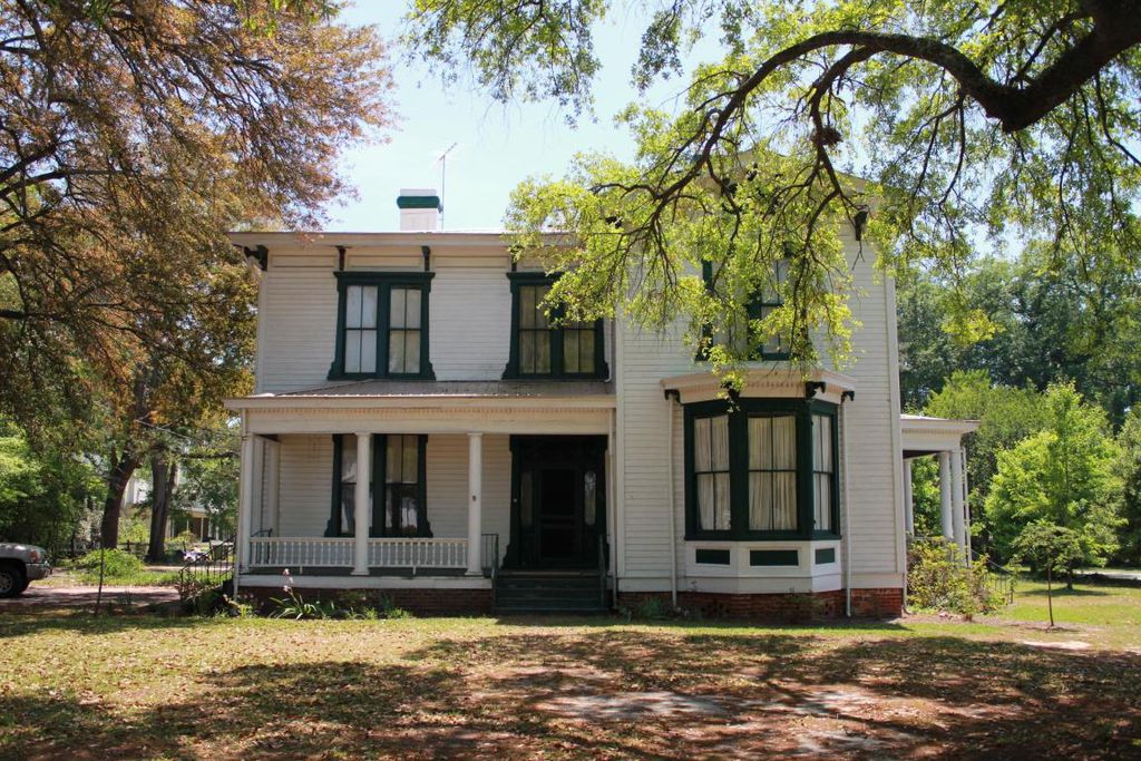 Off market. LeakScales house. Circa, 1860 in North Carolina. 93,000