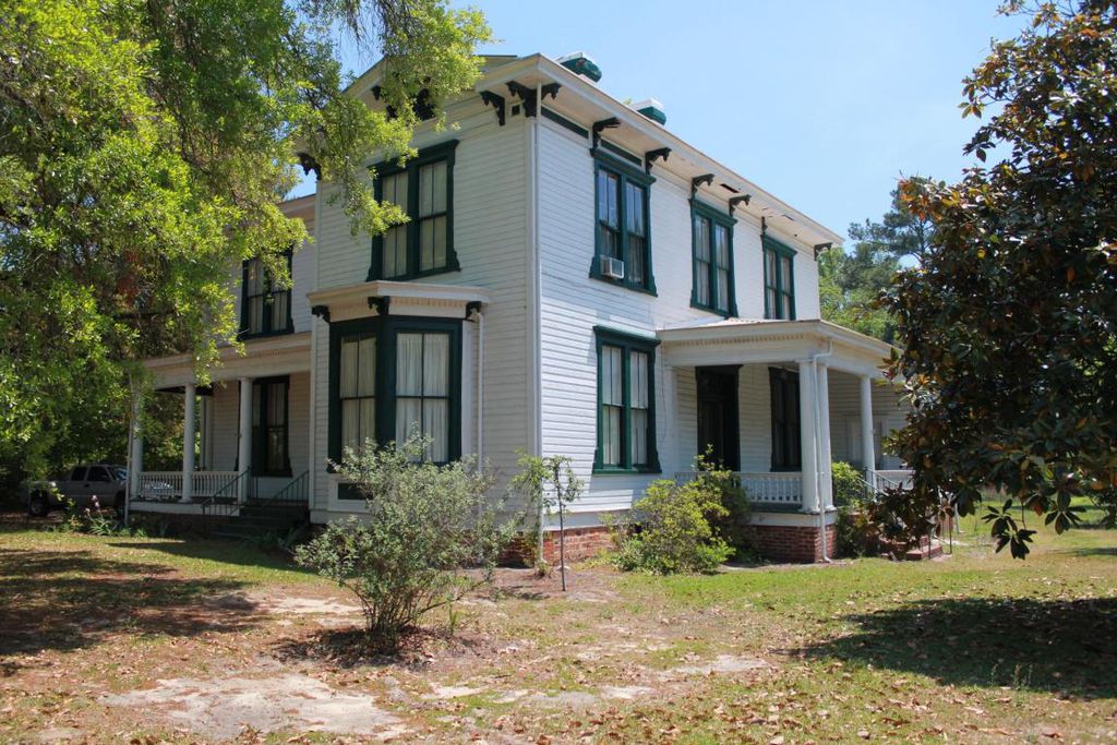 Off market. LeakScales house. Circa, 1860 in North Carolina. 93,000