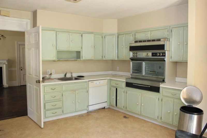 Off market. LeakScales house. Circa, 1860 in North Carolina. 93,000