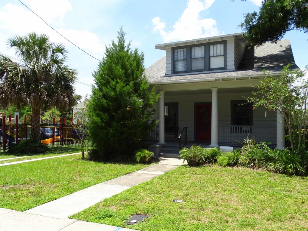 Free house in Florida!! (You need to move it) The Old House Life