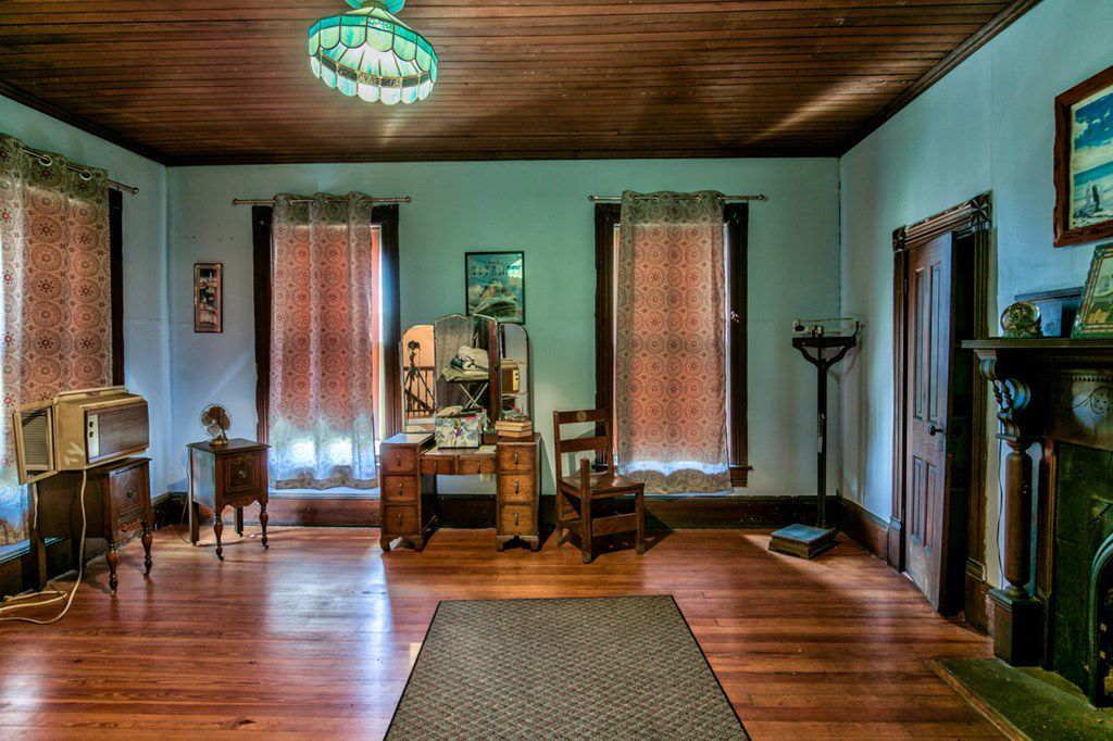 wow-take-a-look-inside-circa-1900-in-georgia-129-000-the-old