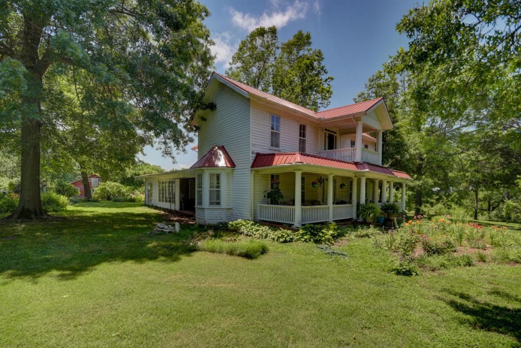 Off market. Farm house on 9 acres in Missouri. Circa, 1870. $225,000 ...