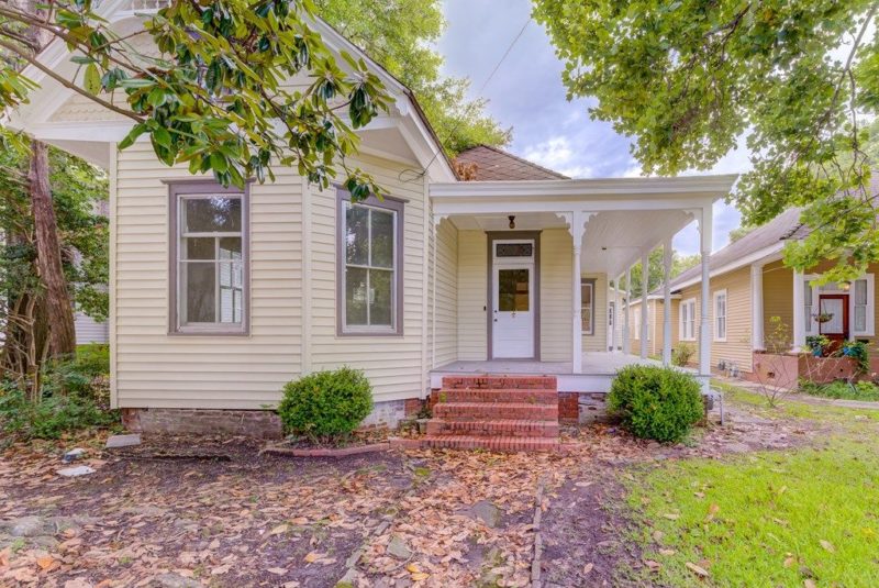 Great cottage in Mississippi! Look inside! Circa 1910. 106,900 The