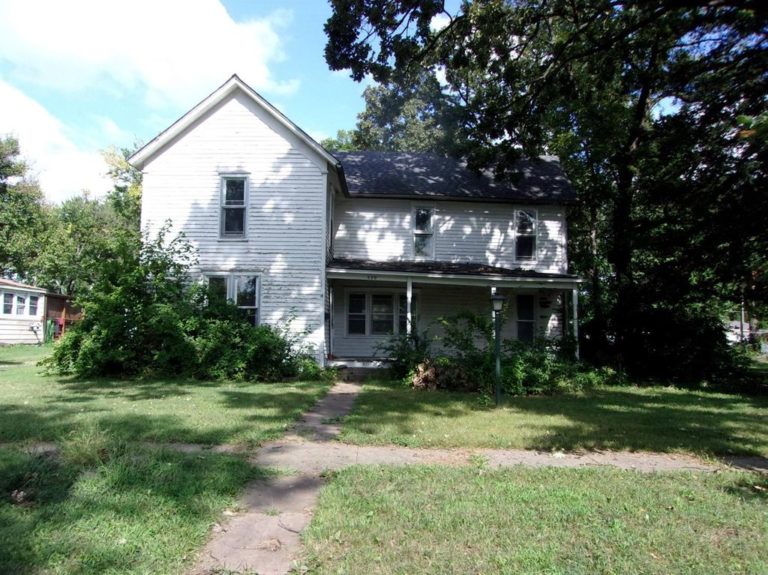 sold-say-what-11-995-circa-1900-in-kansas-the-old-house-life