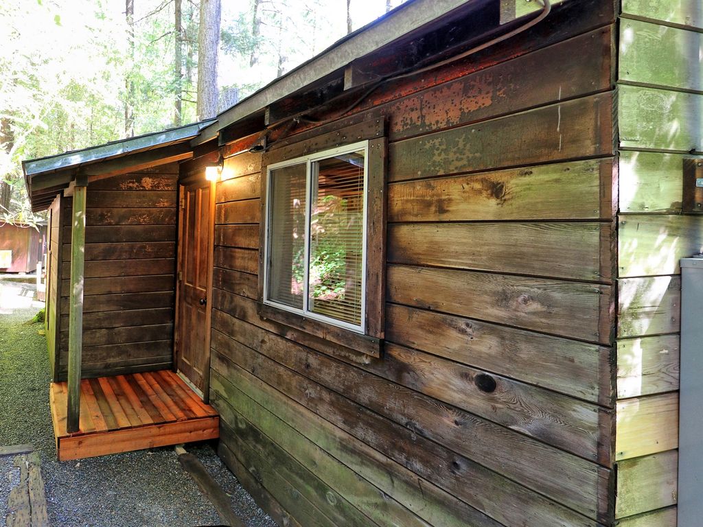 laughing pines log cabin resort
