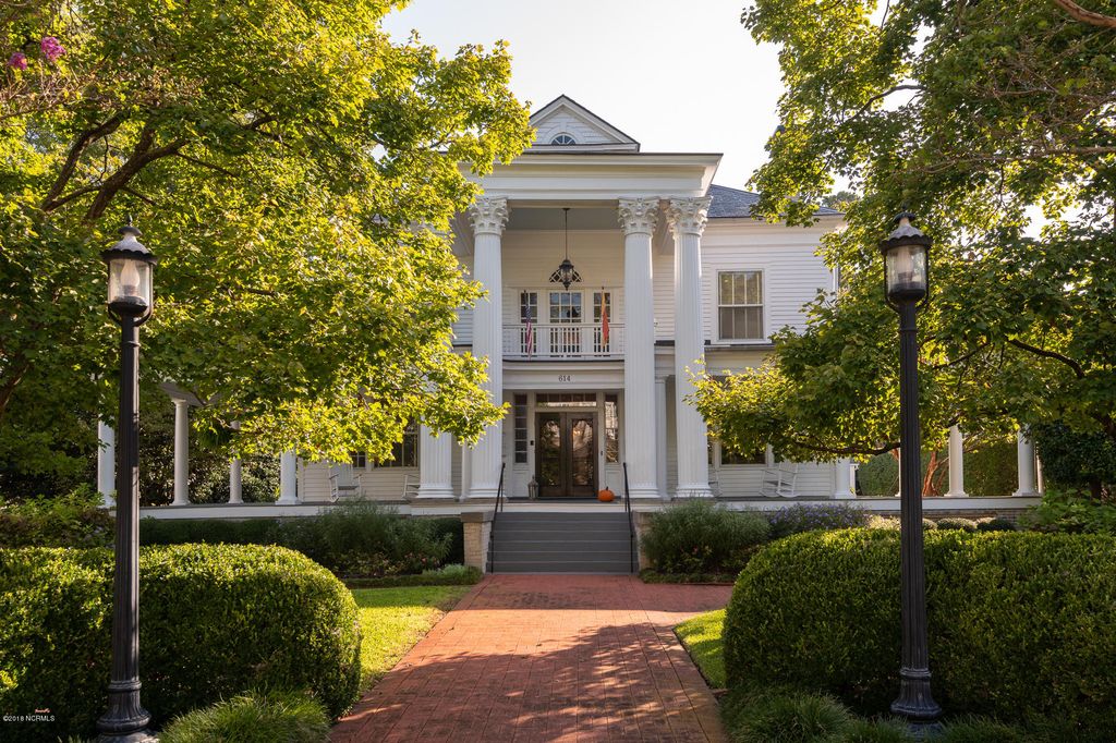 Wow! New Bern, NC landmark home. Circa 1844. 1/2 acre. $940,000 - The ...