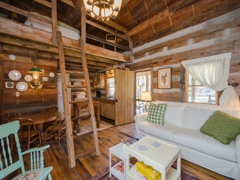 NC Mountain Log Cabin! Circa 1862. $149,900 – The Old House Life