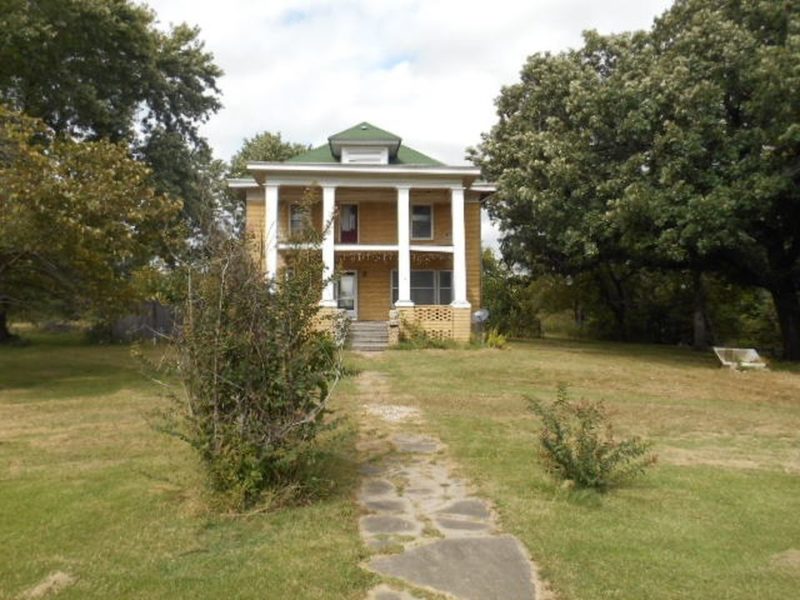 Sold. Over two acres in Kansas. Circa 1909. 55,000 The Old House Life