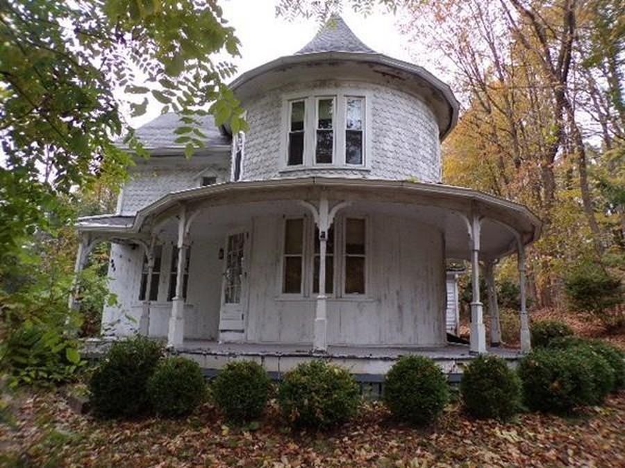 One Acre In MA. Circa 1850. $100,000 - The Old House Life