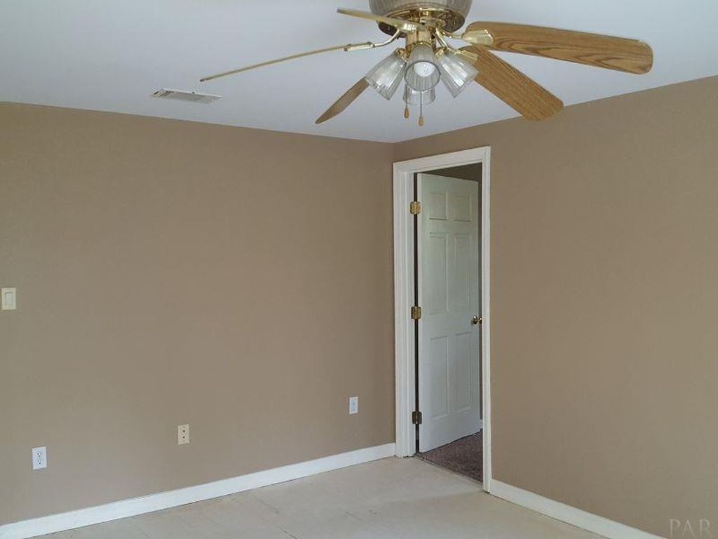 Sold. Pensacola, Florida fixer upper! Almost one acre. Circa 1908