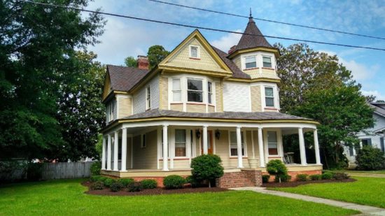 White House of Boykins! Circa 1903 in VA. $154,000 – The Old House Life