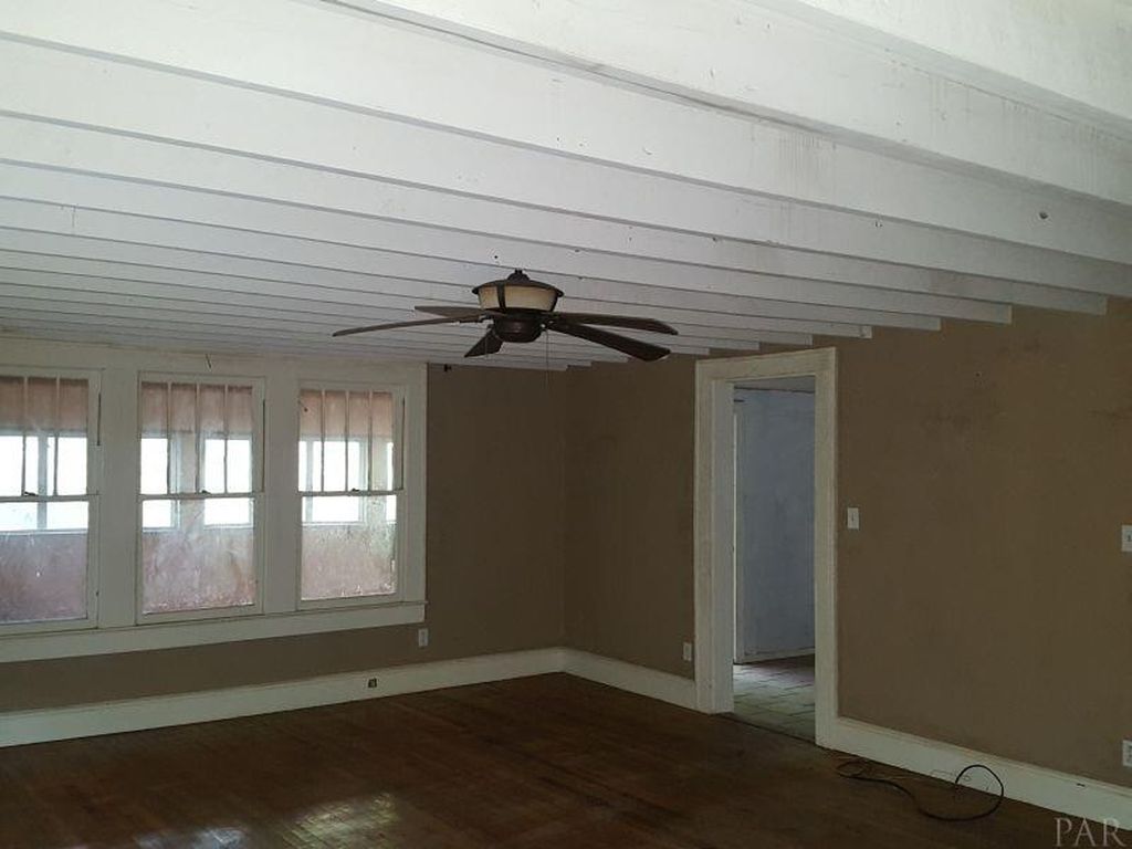 Sold. Pensacola, Florida fixer upper! Almost one acre. Circa 1908