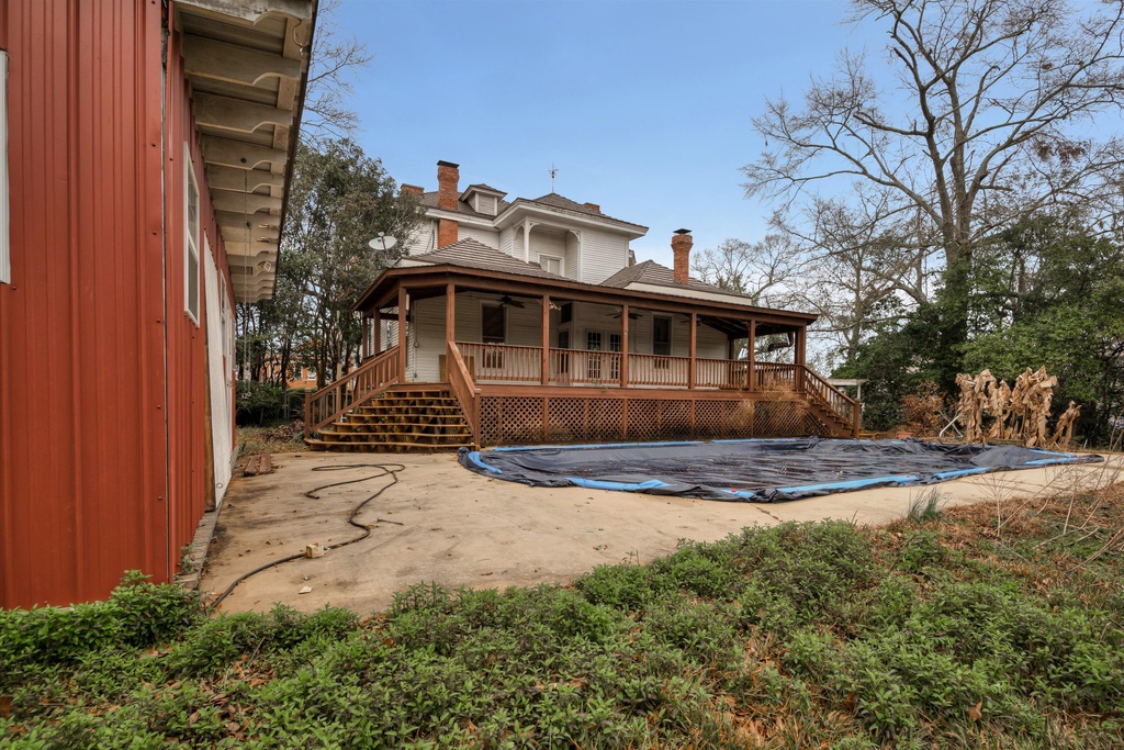 Off market. Bargain House! Over one acre in with a pool! Circa