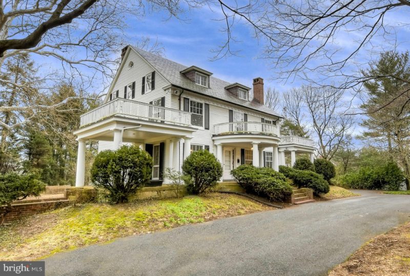 So original! Circa 1885. Over one acre in Maryland. 585,000 The Old