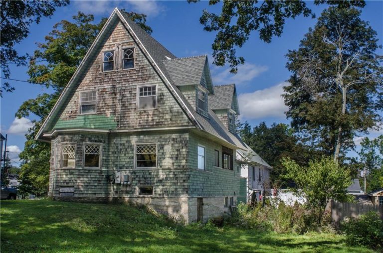 Could be amazing! Williams Robinson House, Circa 1897 in Maine. 150,000 The Old House Life