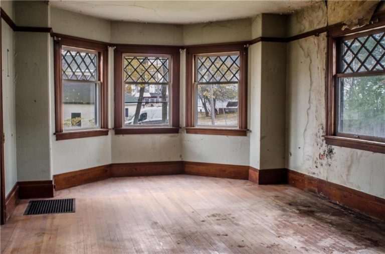 Could be amazing! Williams Robinson House, Circa 1897 in Maine. 150,000 The Old House Life