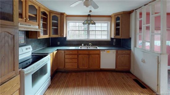 Not a bad interior! Six acres in NC. Circa 1905. $148,500 – The Old ...