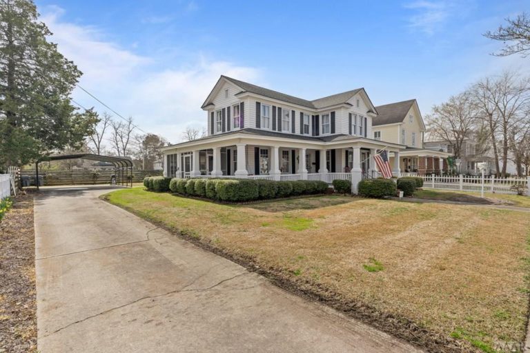 Waterfront town of Hertford, NC. Circa 1885. 170,000 The Old House Life