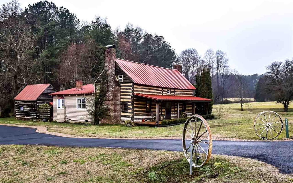 Chestnut Log Home Circa 1742 On 19 Acres In Virginia 589 900