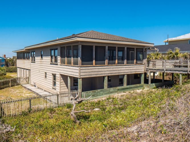 Oceanfront in North Carolina. Circa 1901. $968,000 - The Old House Life