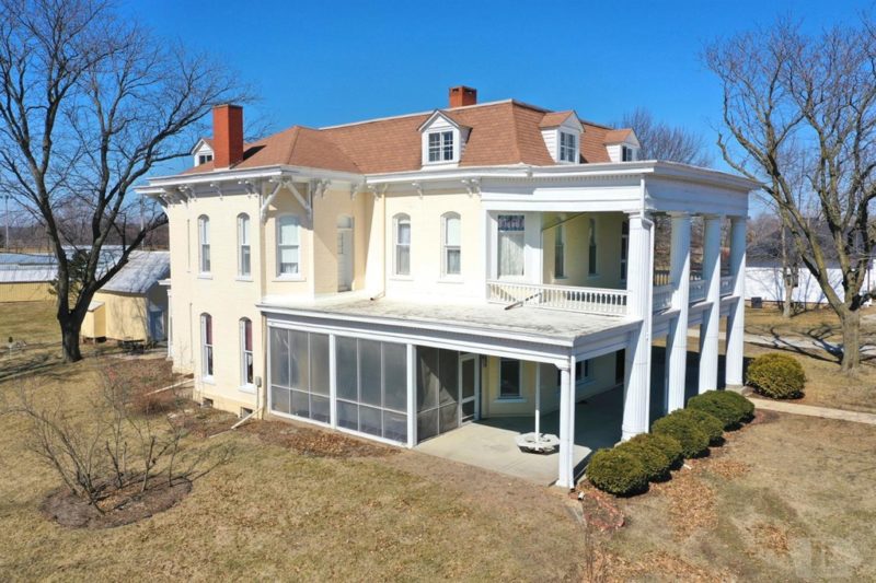 Edwin Manning House, Circa 1880. Over one acre in Iowa. 275,000 The