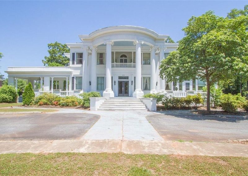 The Brown Home, Circa 1910 in South Carolina. Has 11 fireplaces