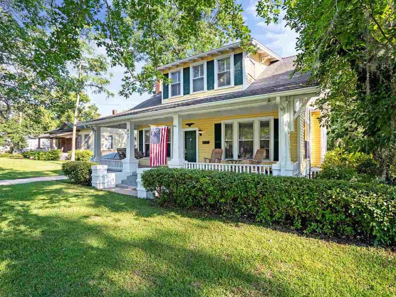 Craftsman Bungalow, Circa 1918 in Florida. 199,900 The Old House Life