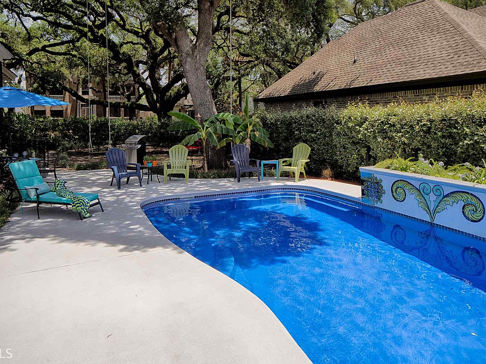 Ardsley Park Mansion, Circa 1913 in Savannah, That tree is