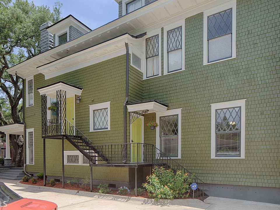 Ardsley Park Mansion, Circa 1913 in Savannah, That tree is