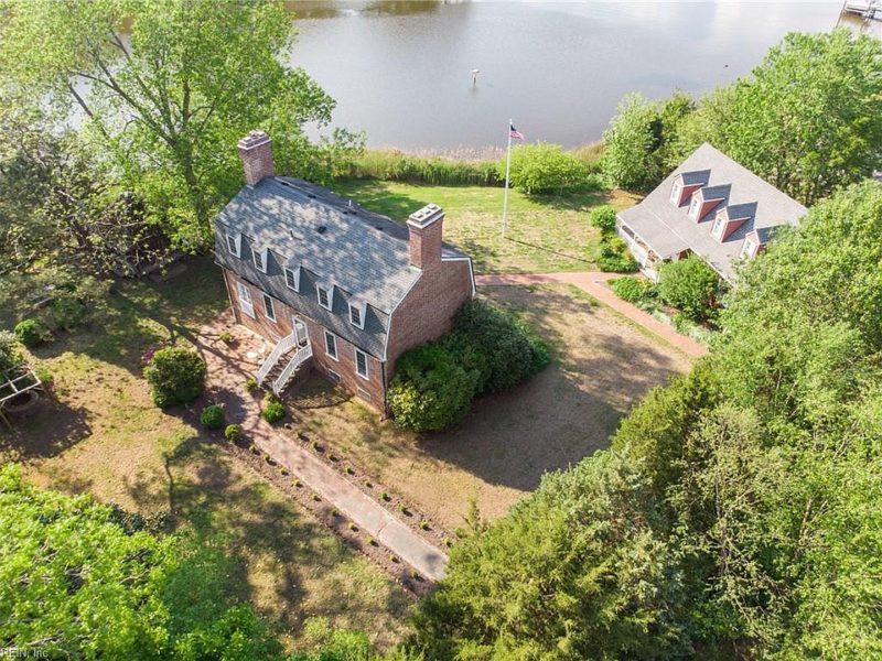 Thomas Murray House, Circa 1791. Two waterfront acres in VA. Has guest ...