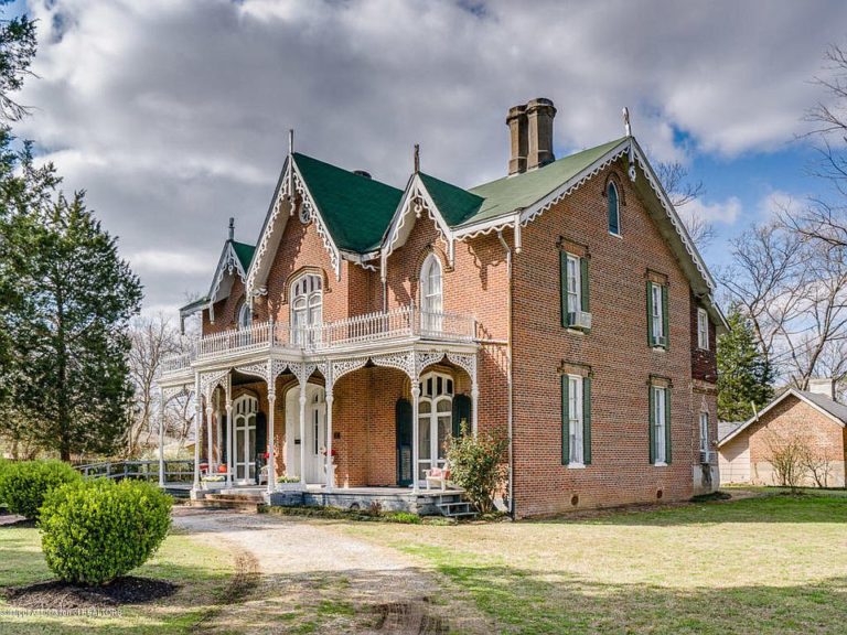 Cedarhurst, Circa 1857. On ten acres in Mississippi. 210,000!! The