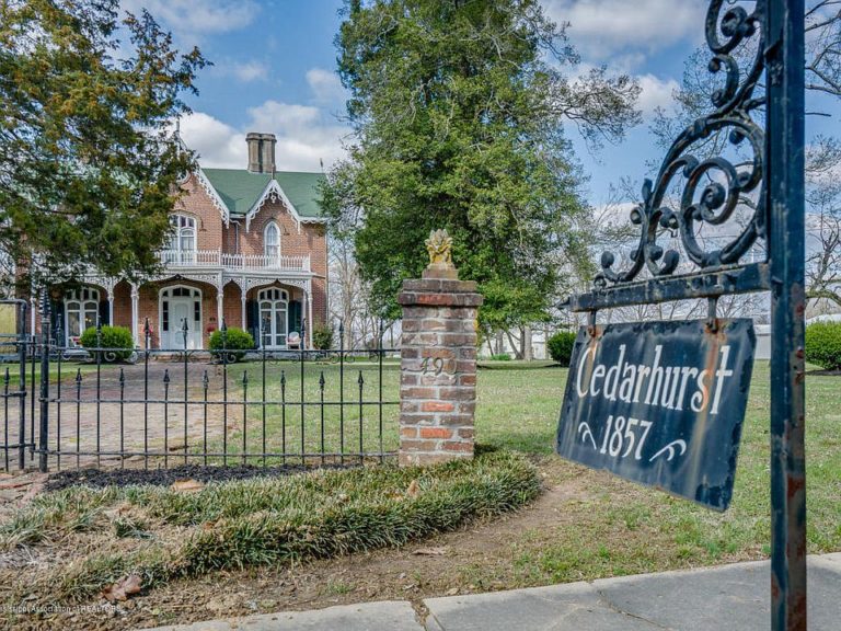 Cedarhurst, Circa 1857. On ten acres in Mississippi. 210,000!! The