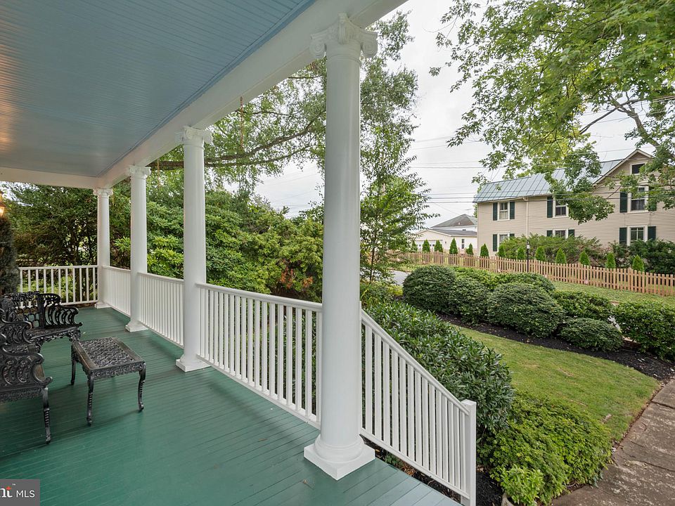 The Dr. Humphries House, Circa 1908 in Virginia. $399,000 - The Old ...