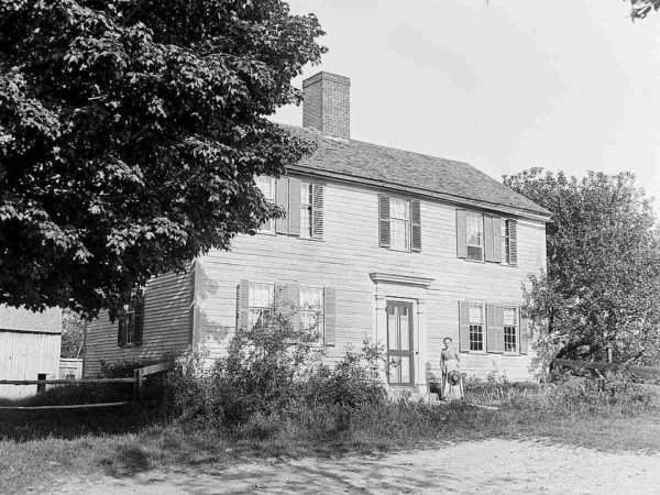 Eight acres in New Hampshire. Circa 1790. $124,900 – The Old House Life