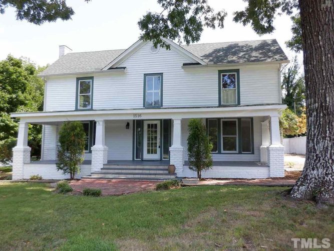 The LashleyAllenPickett House, Circa 1912. Over 1/2 acre in North