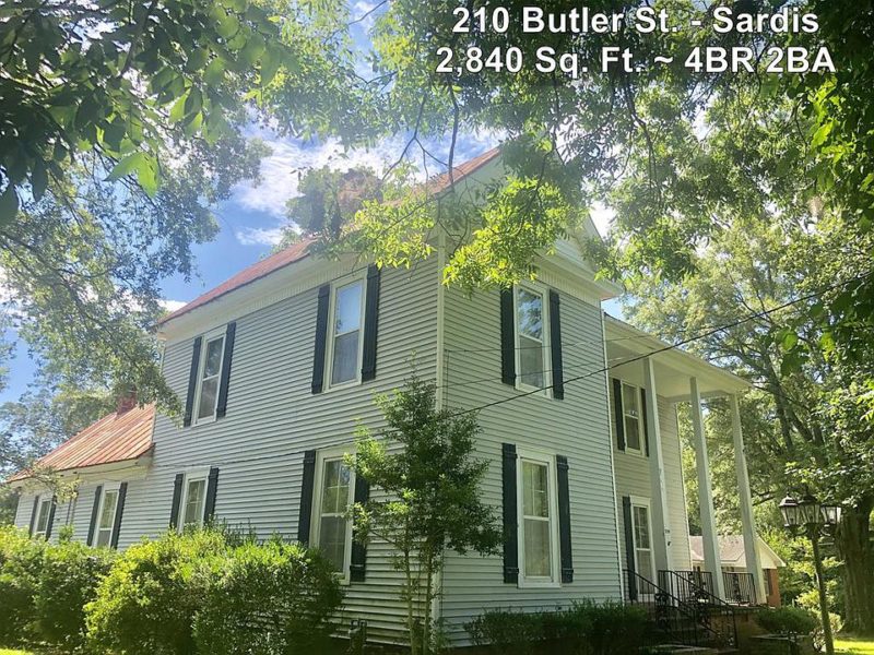 Over 1/2 acre in Mississippi. Circa 1850. 90,000 The Old House Life