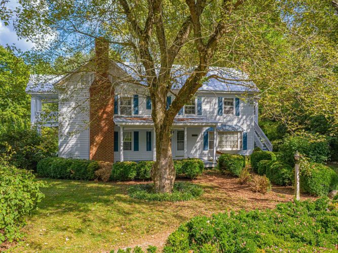 Love this! On 12 acres in Virginia. Circa 1880. $265,000 – The Old ...