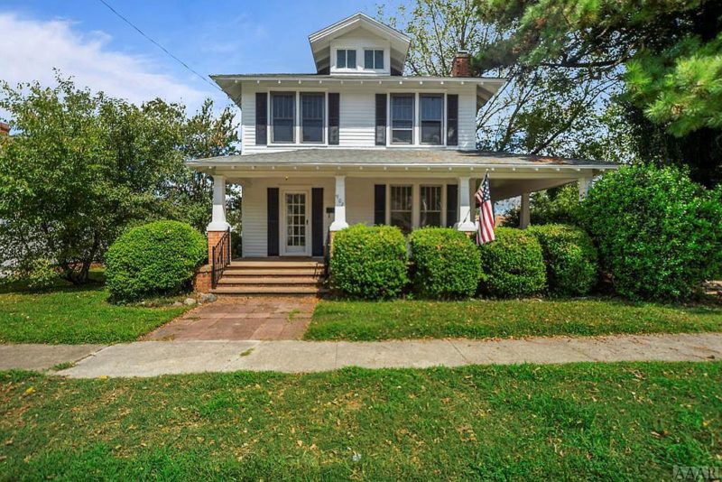 Circa 1923 in Elizabeth City, North Carolina. 135,000 The Old House Life