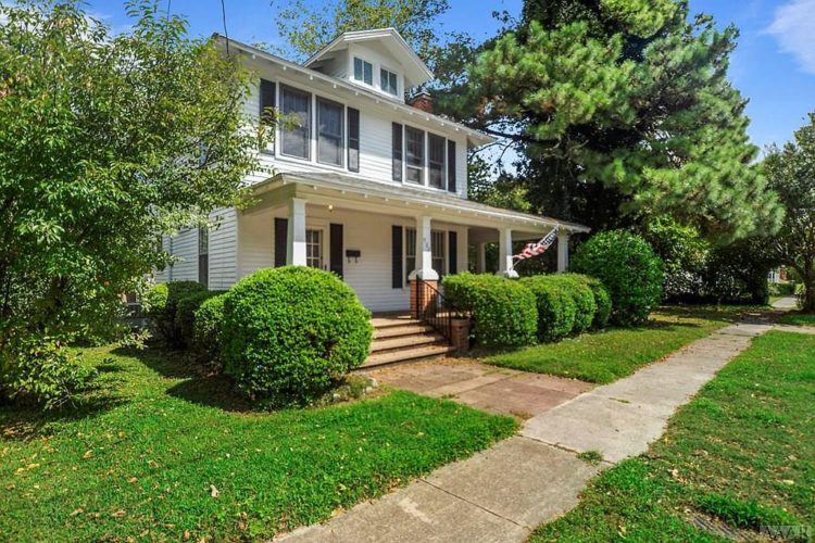 Circa 1923 in Elizabeth City, North Carolina. 135,000 The Old House Life