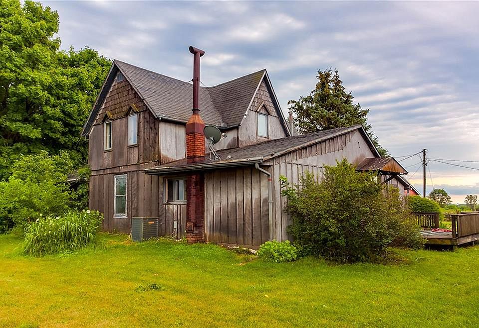 Love The Red Barn Circa 1890 On Six Acres In Iowa 199 900