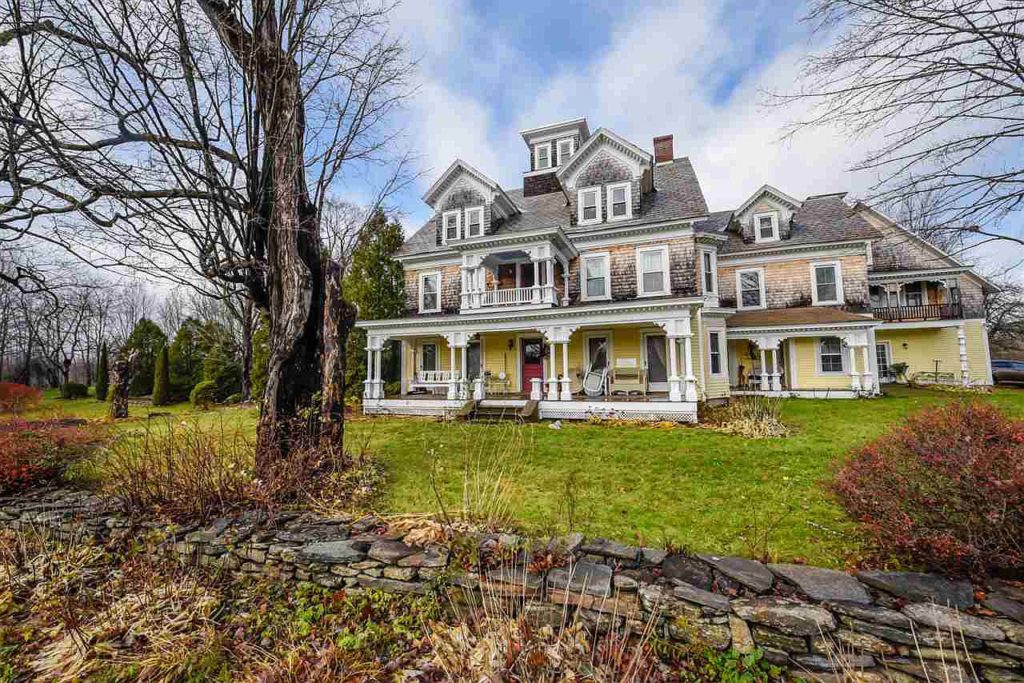 Off market. Sawyer Mansion, Circa 1700's. Three acres in Vermont
