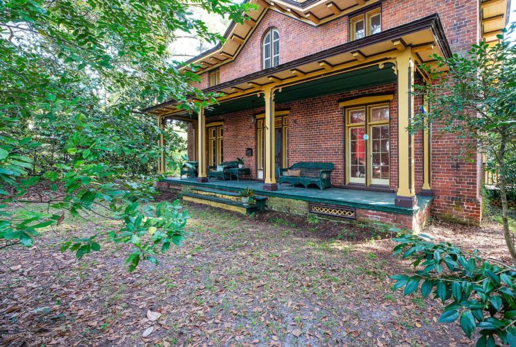 Amazing! The Coates House, Circa 1860. Almost six acres in North