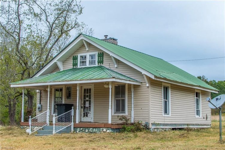 Fixer upper on 13 acres in North Carolina. Circa 1945. 68,000 The Old House Life