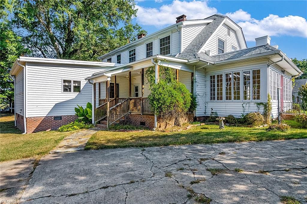 Circa 1924 in Thomasville, NC Historic District. Almost one acre ...