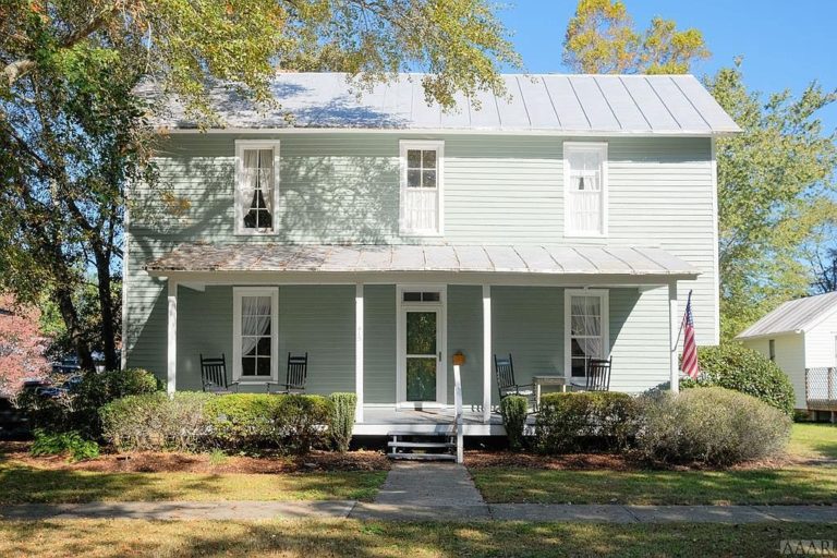 Edenton, NC! In the Historic Cotton Mill Village. Circa 1899. 249,000