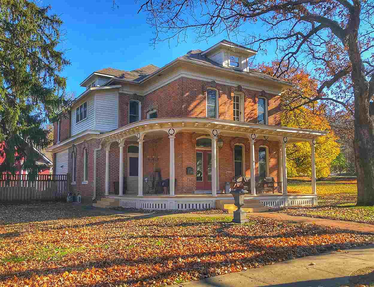 Historic Iowa Home of One of Von Maur Founders For Sale [PHOTOS]