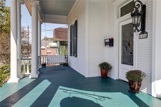 Cute front porch! Circa 1910 in Louisiana. $290,000 – The Old House Life