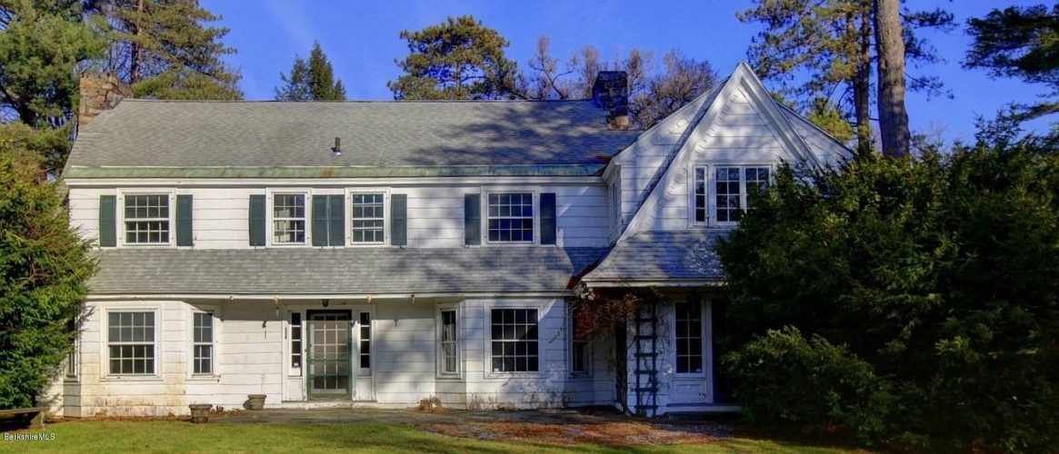 Look inside! The Pomeroy House, Circa 1928. On two acres in Massachusetts. 299,000 The Old