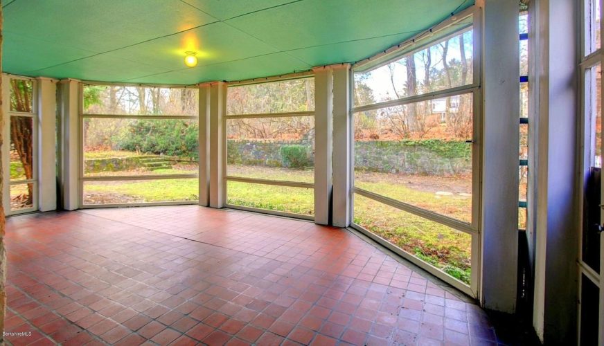 Look inside! The Pomeroy House, Circa 1928. On two acres in Massachusetts. 299,000 The Old